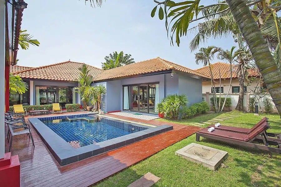 3 bedroom fandago pool villa in Pattaya