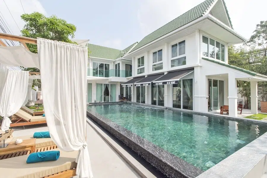 beautiful white 5 bedroom chill and chic pool villa in Pattaya