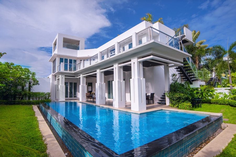 luxury pool villa in Pattaya