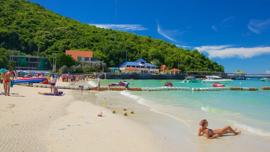 Scenic view of Tawaen Beach, Pattaya.