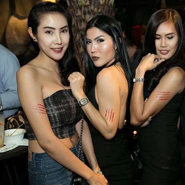 thai bar girls at a bar in Bangkok