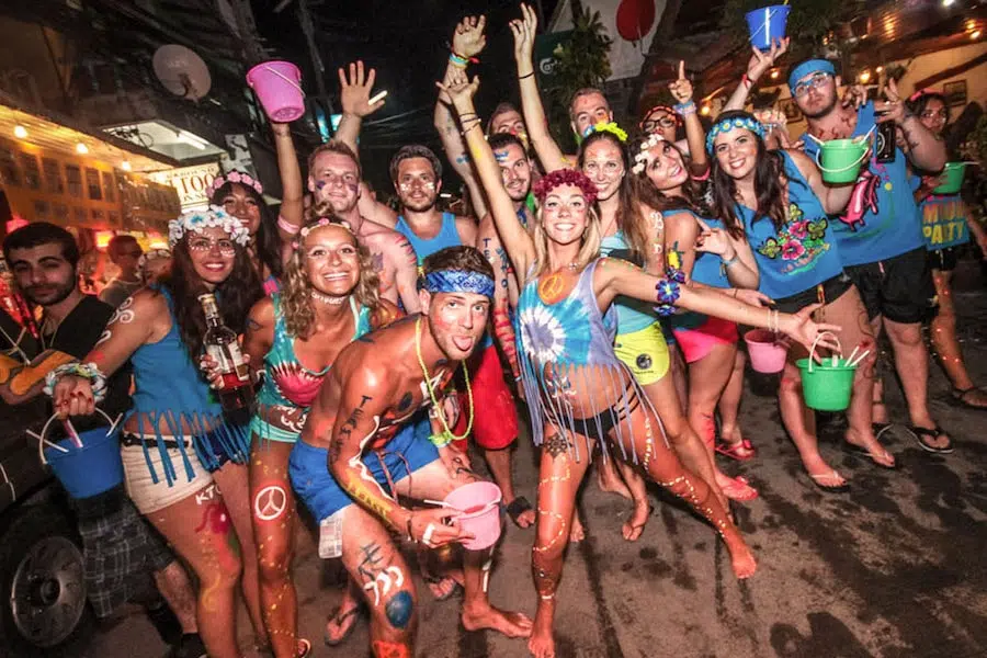 Group Tourists Partying Full Moon Festival Thailand 