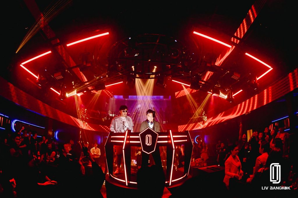 liv thonglor dj stage