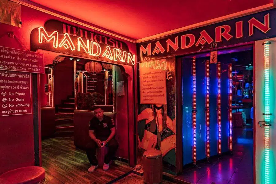 entrance of mandarin gogo bar in Bangkok