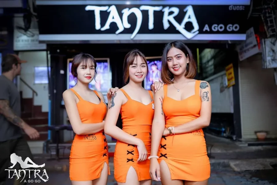 Sensual girls in front of Tantra A Go Go in Pattaya.