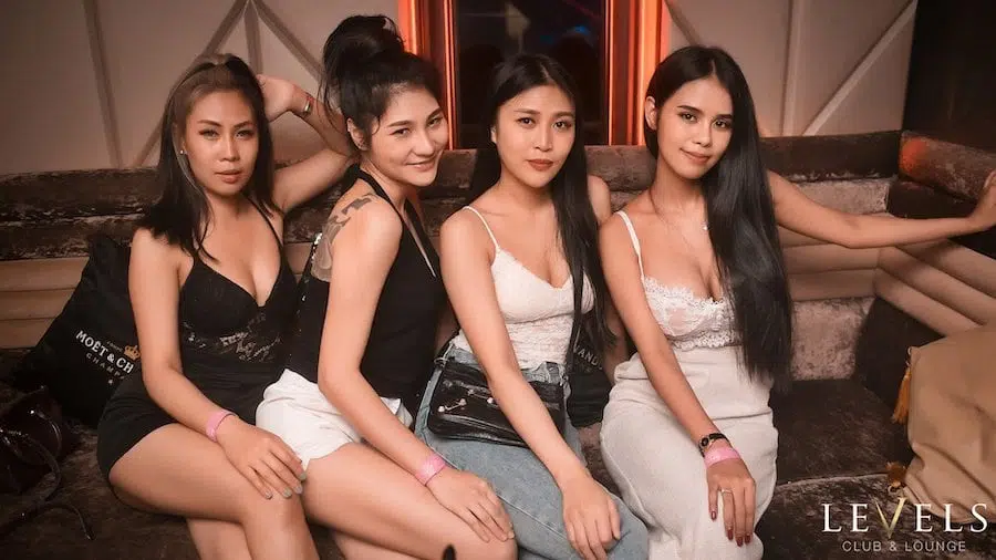sexy Thai girls at Levels Club Bangkok