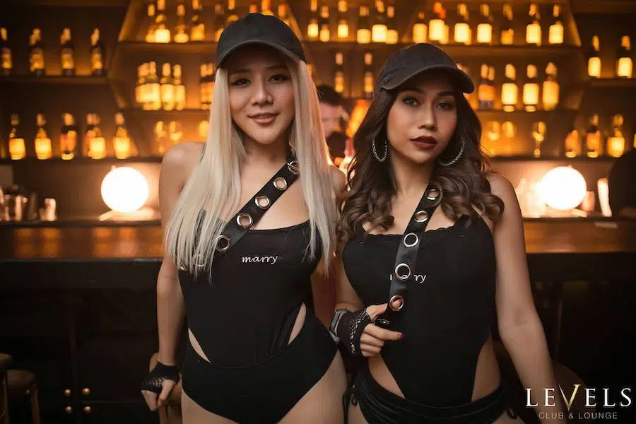sexy Thai girls at Levels Club in Bangkok