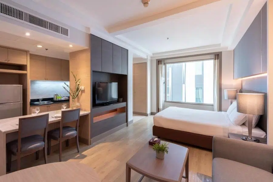 single bedroom at Jasmine City hotel in Bangkok