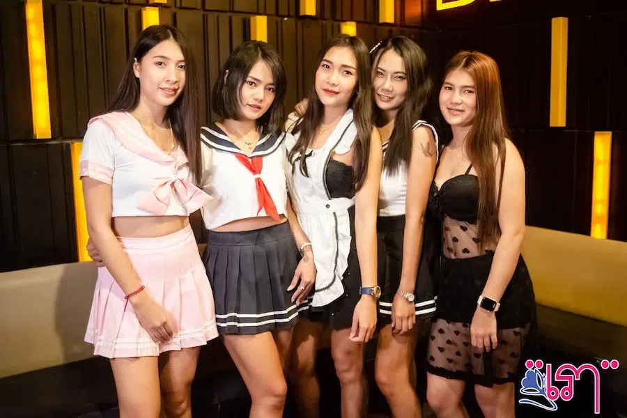 Thai ktv girls at rao Sena ktv in Bangkok Thailand