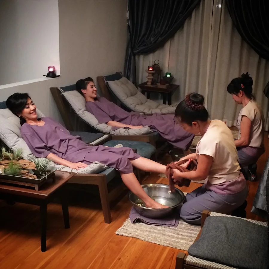 Thai foot treatment by skilled masseuses at Na Spa Pattaya.