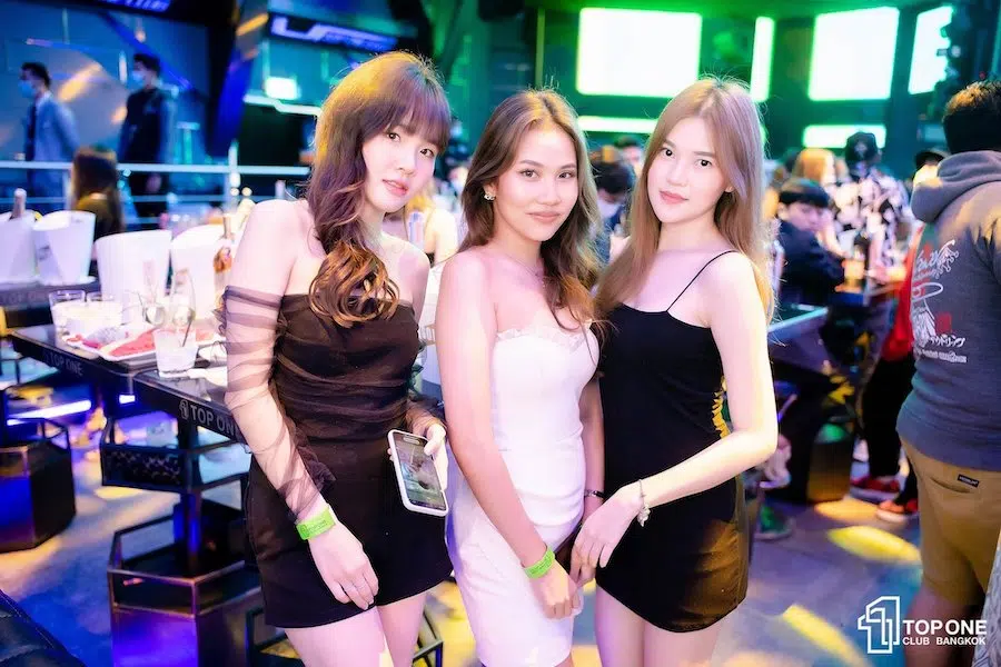 Thai girls at Topone club Bangkok
