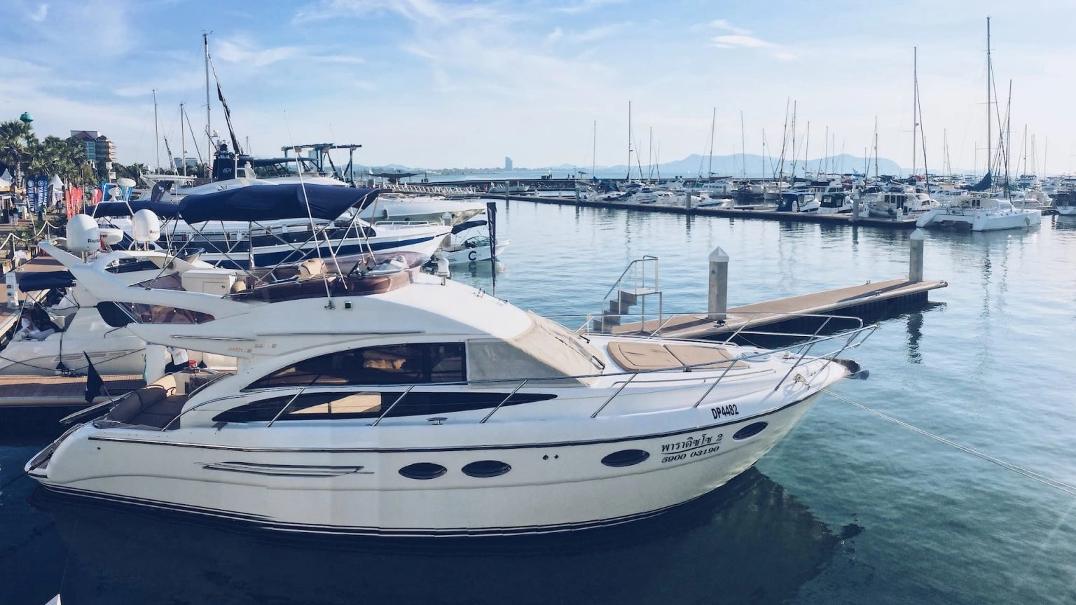 private yacht price in pattaya